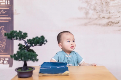 高平宝宝喊肚子疼怎么回事